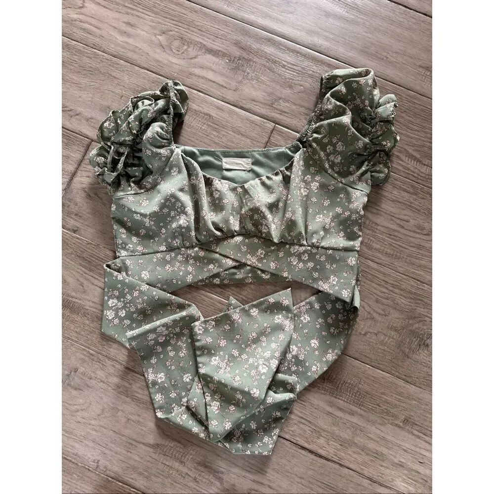 Altar’d State Boho Green Floral Cropped Wrap Top Medium